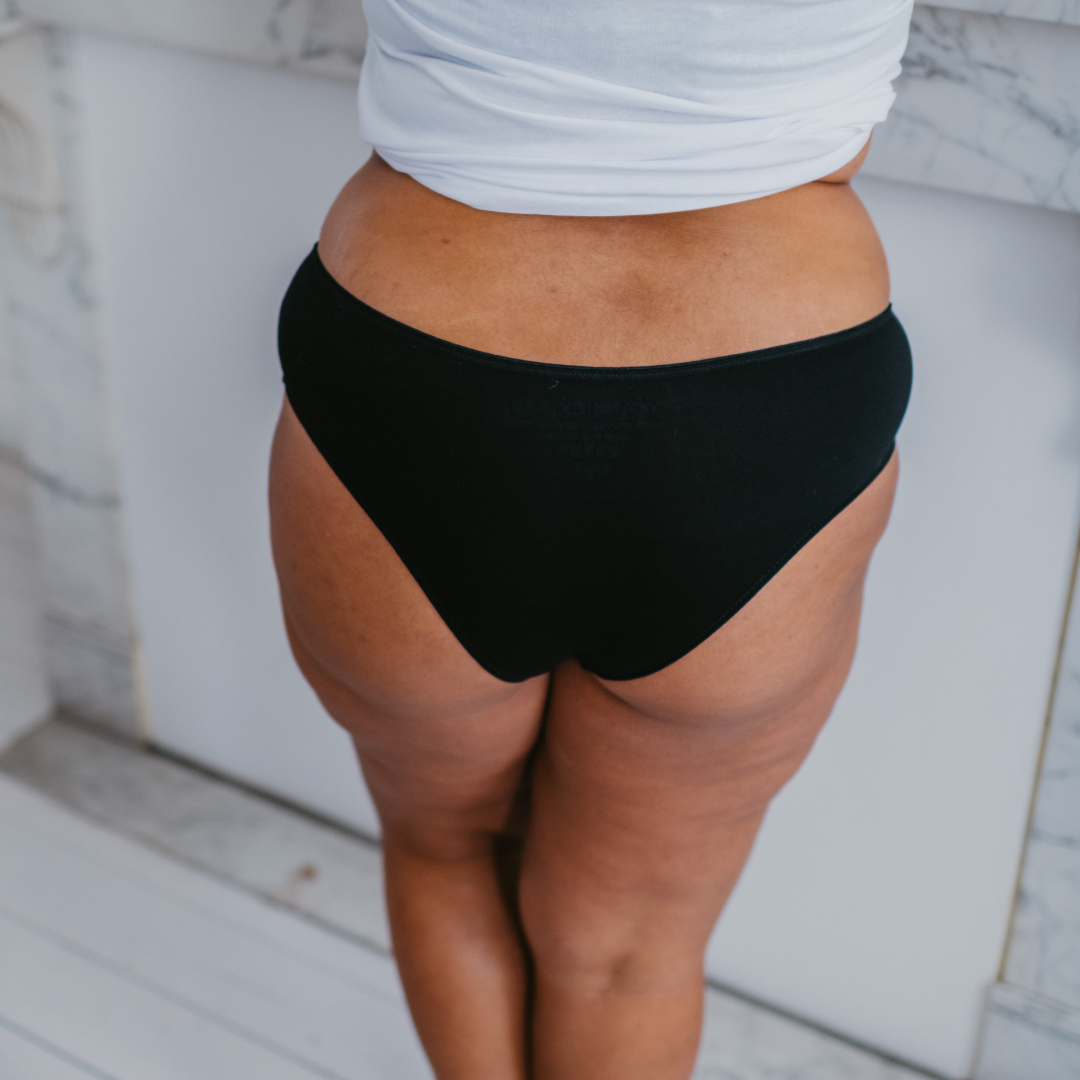 Brief underwear. Oxygen collection. This underwear is very healthy for your precious parts and makes you feel good. Lore Janssens Oh Yaz Black Brief Oxygen Collection breathable underwear comfortable black Briefs Bikini model Hipster healthy underwear cotton ecovero vaginal irritation ohyaz